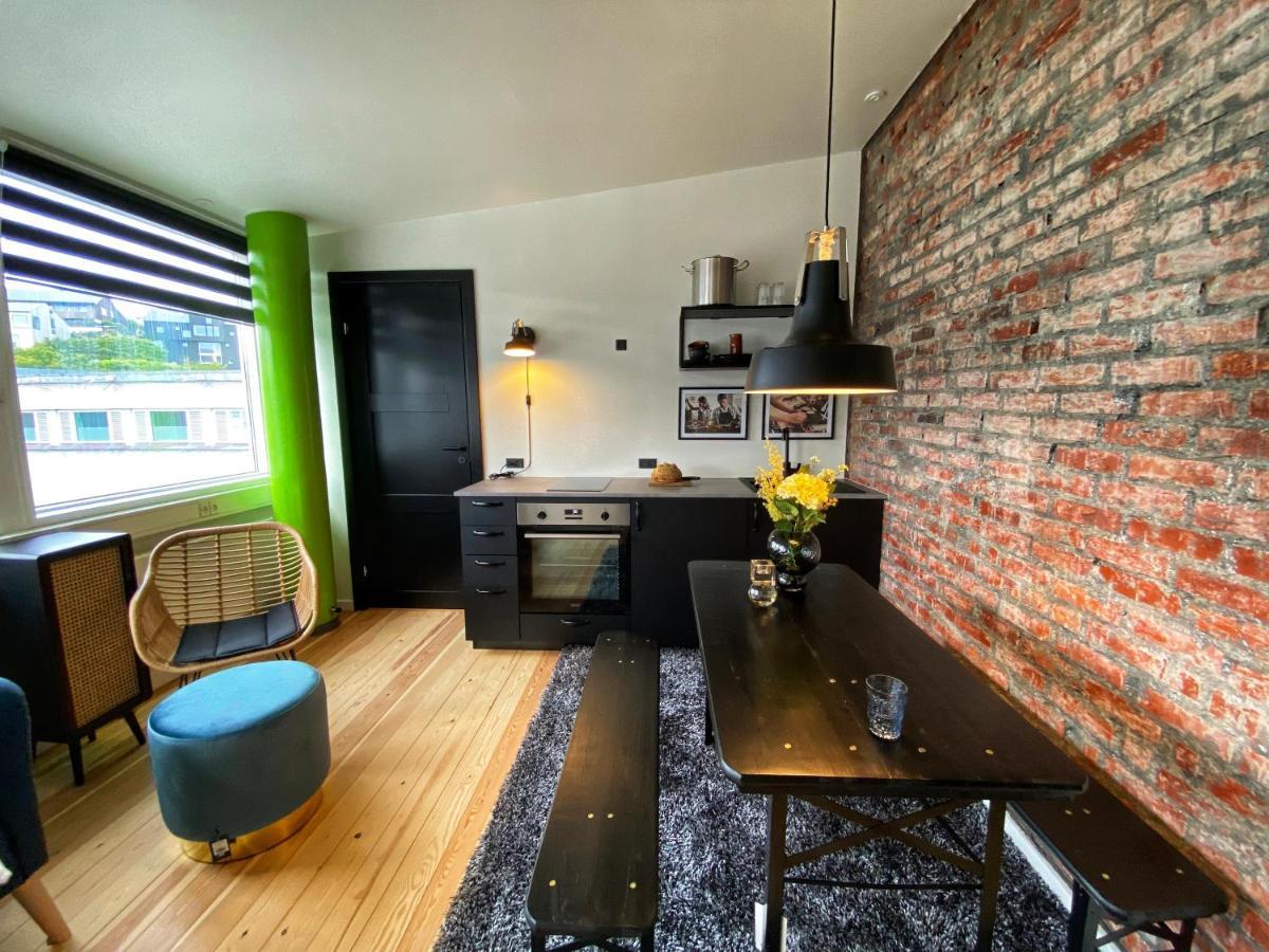 Broncks Apartment 2 - Modern 2-Bedroom In The Heart Of Torshavn Bagian luar foto
