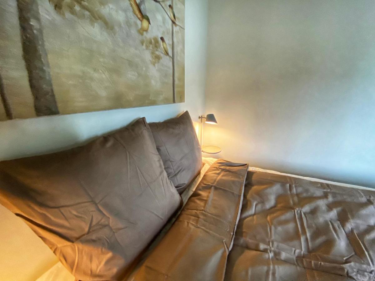 Broncks Apartment 2 - Modern 2-Bedroom In The Heart Of Torshavn Bagian luar foto