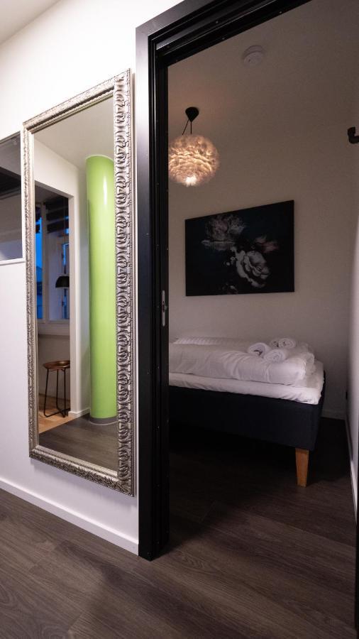 Broncks Apartment 2 - Modern 2-Bedroom In The Heart Of Torshavn Bagian luar foto